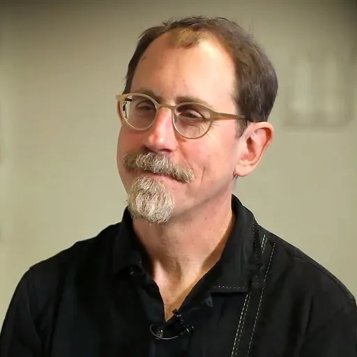 Portrait of Erik Davis
