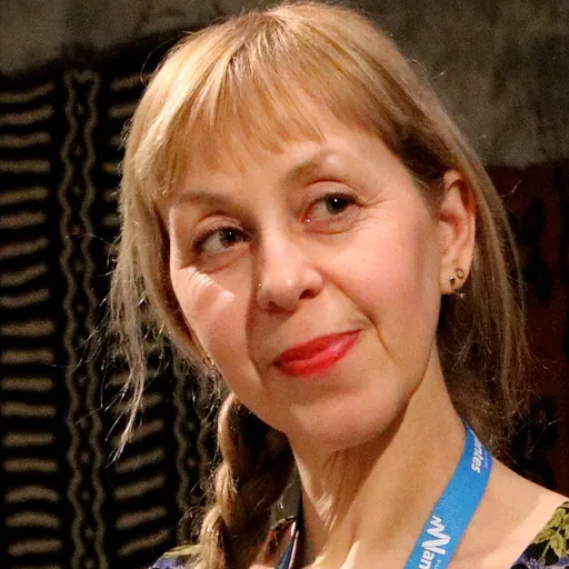 Portrait of Lola Lafon