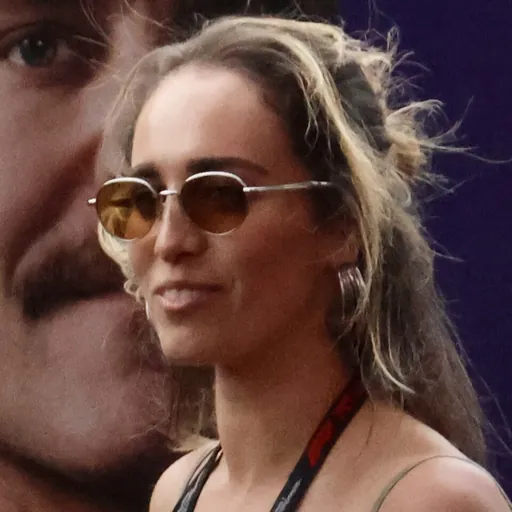 Portrait of Chloe Stroll