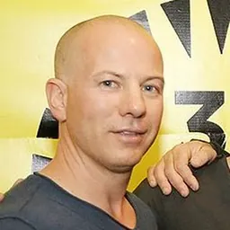 Portrait of Gordon Bijelonic