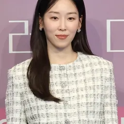Portrait of Seo Hyun-jin