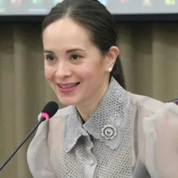 Portrait of Lucy Torres-Gomez