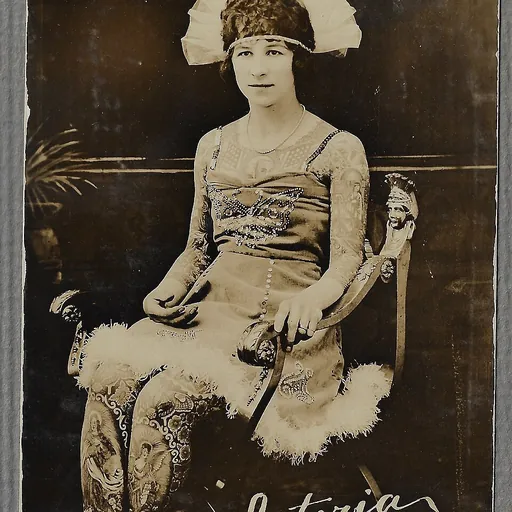 Portrait of Artoria Gibbons