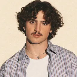 Portrait of Benson Boone