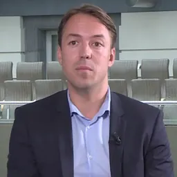 Portrait of Sam van Rooy