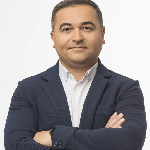 Portrait of İlkin Hasani