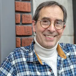 Portrait of Steven Woloshen