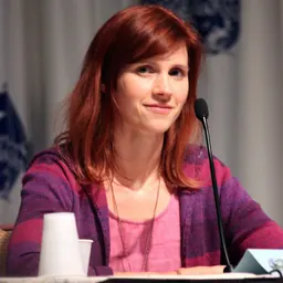 Portrait of Julie McNiven