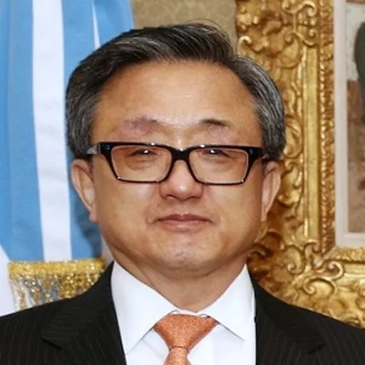 Portrait of Liu Zhenmin