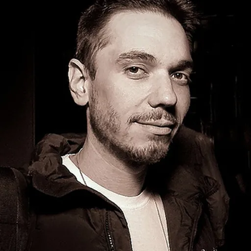 Portrait of DJ AM