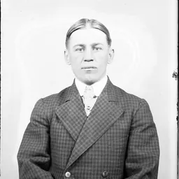 Portrait of Ed Holly