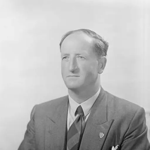 Portrait of Bob Holt