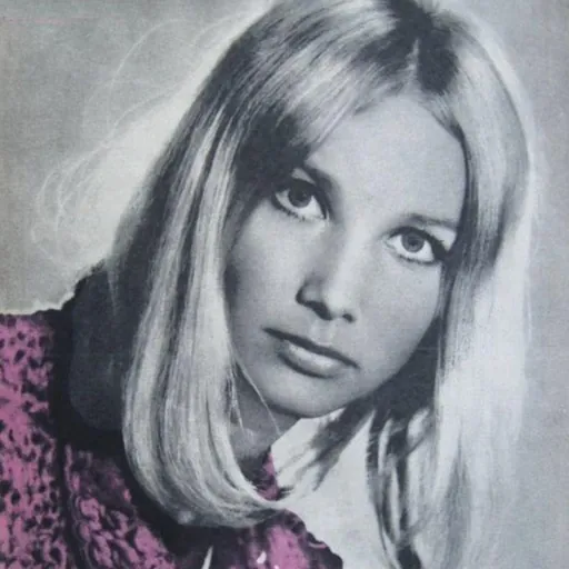 Portrait of Pola Raksa