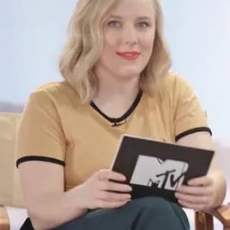 Portrait of Alexa Davies