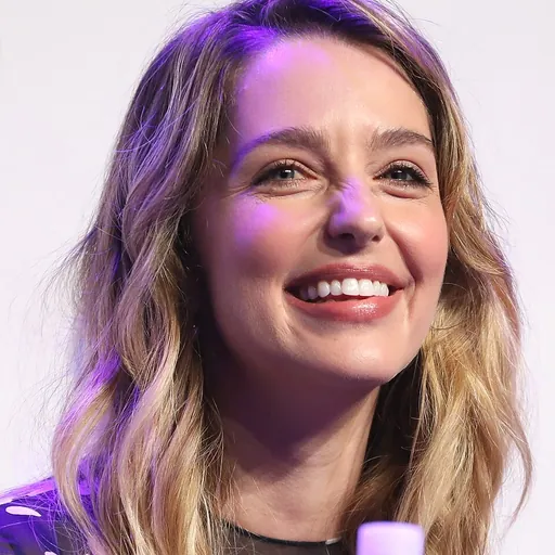 Portrait of Jessica Rothe