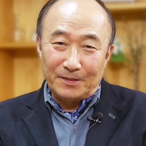 Portrait of Yoon Joo-sang