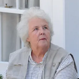 Portrait of Stephanie Cole