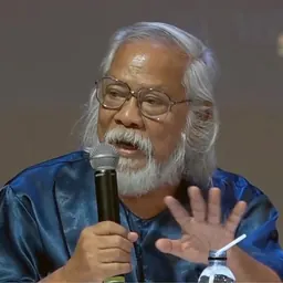 Portrait of Suchart Sawasdsri