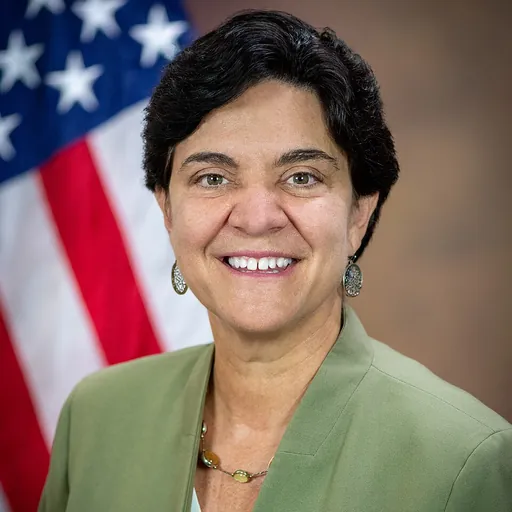 Portrait of Rosie Hidalgo