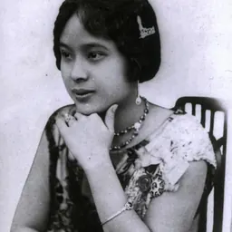 Portrait of Paew Snidvongseni