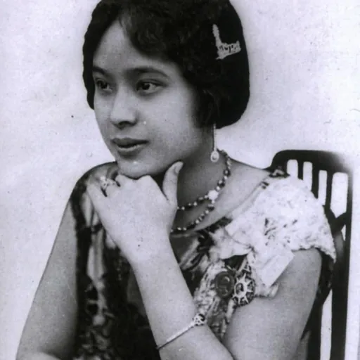 Portrait of Paew Snidvongseni