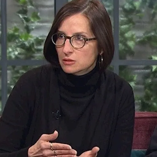 Portrait of Robbyn Swan