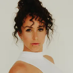 Portrait of Hannah Wants