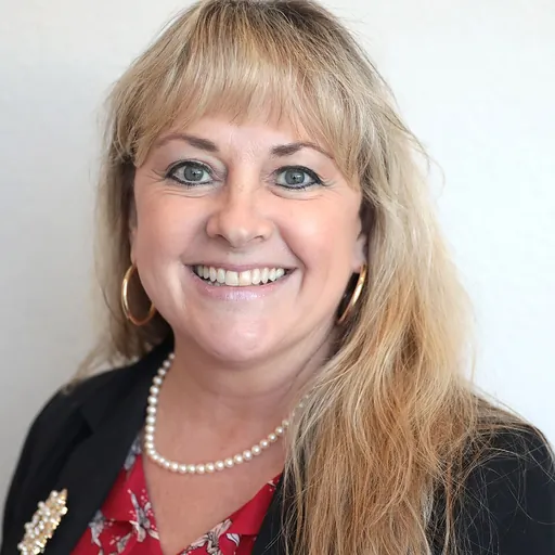 Portrait of Laura Kimble