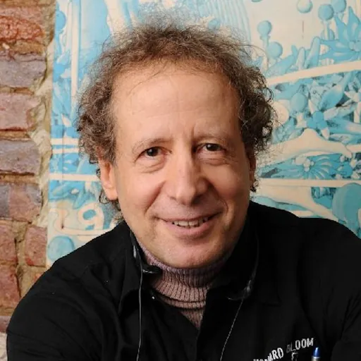 Portrait of Howard Bloom