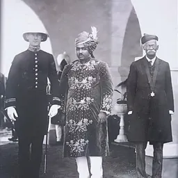 Portrait of Mahant Raja Sarveshwar Das