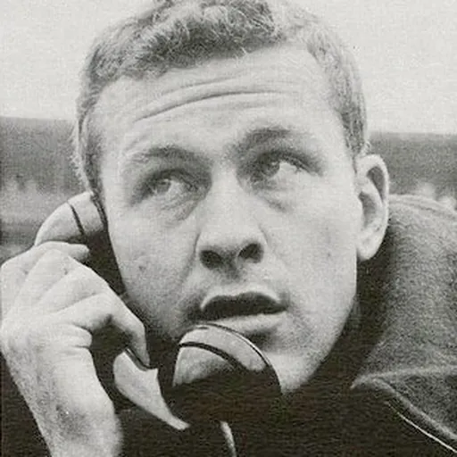 Portrait of Darrell Lewis