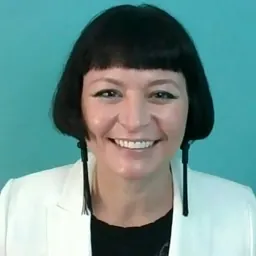 Portrait of Erin Cech