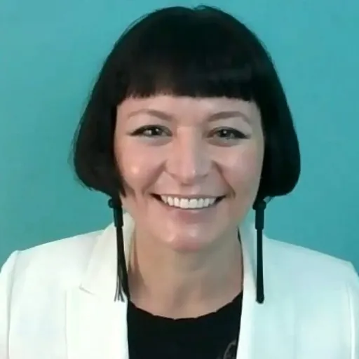 Portrait of Erin Cech