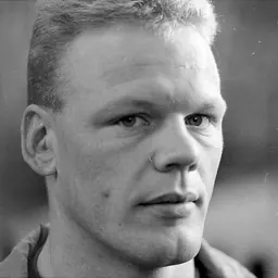 Portrait of Dennis Raven