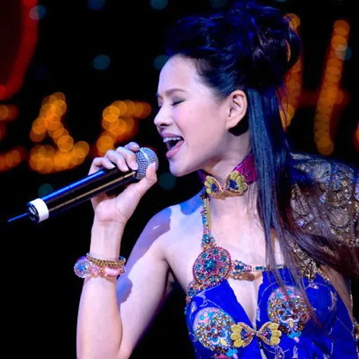 Portrait of Annie Yi