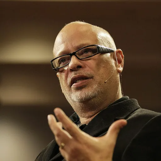 Portrait of Luiz Felipe Pondé