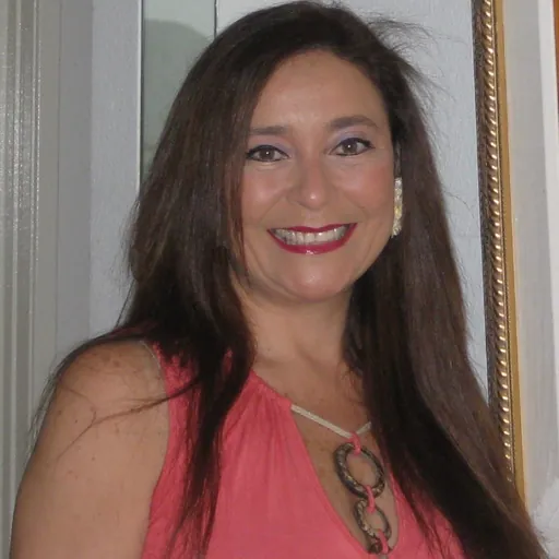 Portrait of Karina Galvez