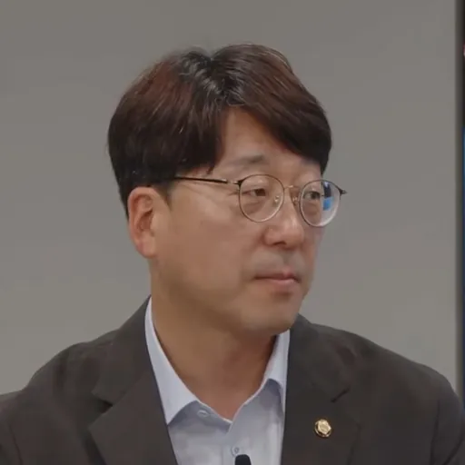 Portrait of Kang Sung-hee
