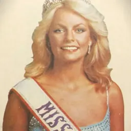 Portrait of Kimberly Tomes