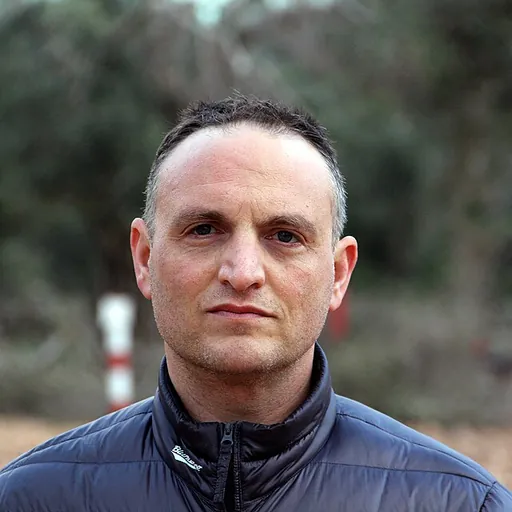Portrait of Assaf Voll
