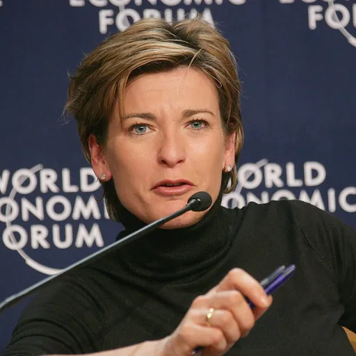 Portrait of Becky Anderson