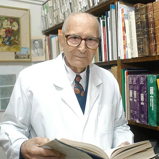 Portrait of Héctor Croxatto Rezzio