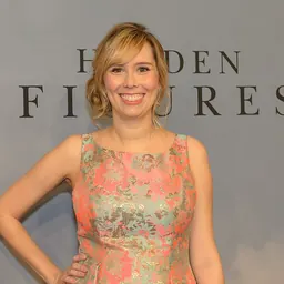 Portrait of Allison Schroeder