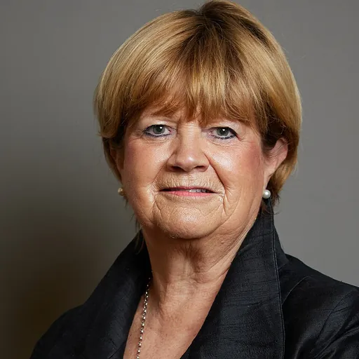 Portrait of Heather Hallett