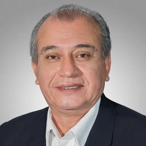 Portrait of Saúl Lara