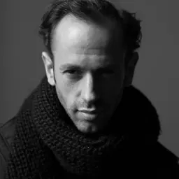 Portrait of Leandro Taub