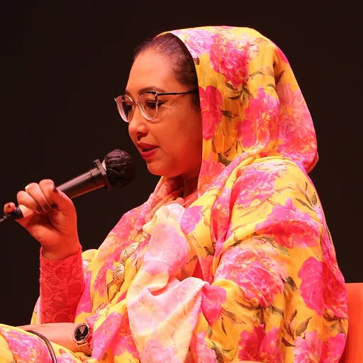 Portrait of Djaïli Amadou Amal