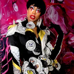 Portrait of Yvie Oddly