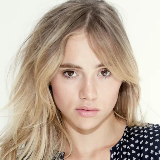 Portrait of Suki Waterhouse