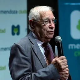 Portrait of Enrique Macaya Márquez